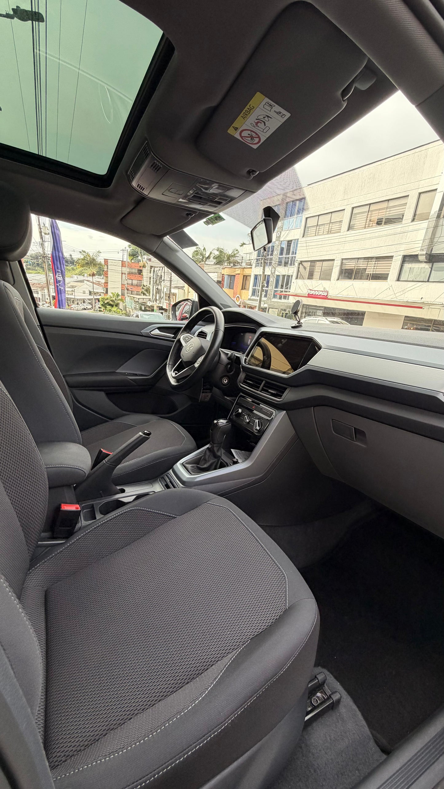VOLKSWAGEN T-CROSS TRENDLINE 1.0 TSI 2022 AUTOMÁTICA