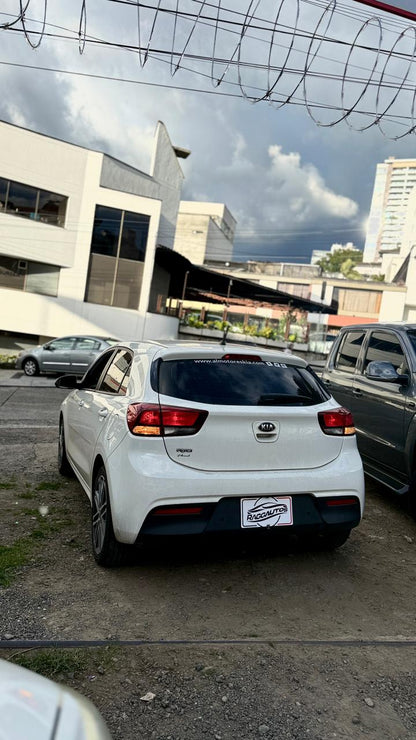 KIA RIO VIBRANT 1.4 2022 MECÁNICO