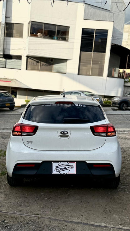 KIA RIO VIBRANT 1.4 2022 MECÁNICO