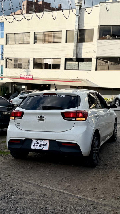 KIA RIO VIBRANT 1.4 2022 MECÁNICO