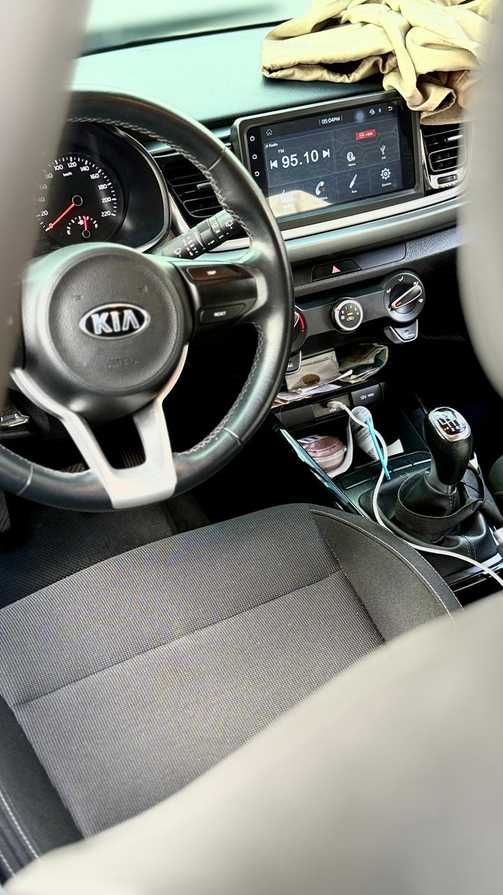 KIA RIO VIBRANT 1.4 2022 MECÁNICO