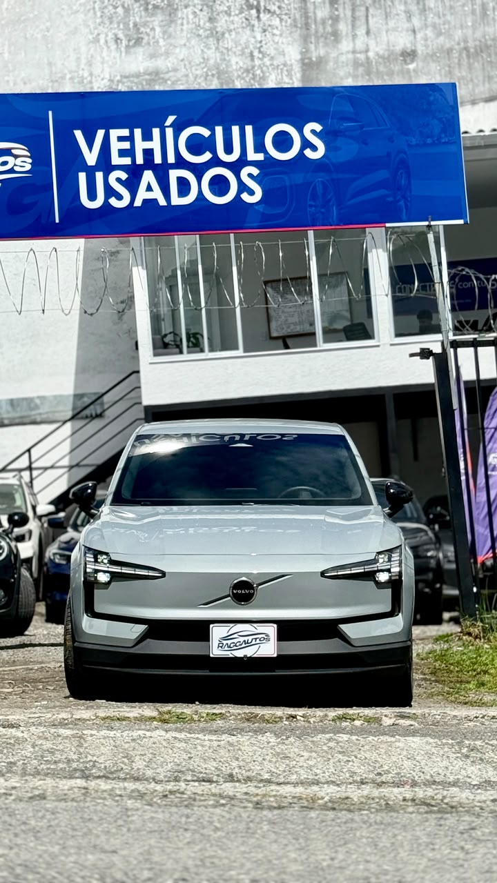 VOLVO EX30 CORE E60 2025 AUTOMÁTICA