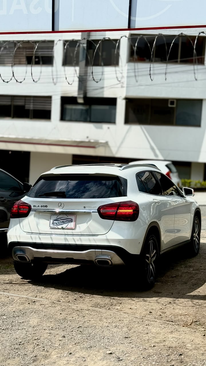 MERCEDES BENZ GLA200 1.6 TURBO 2020 AUTOMÁTICA
