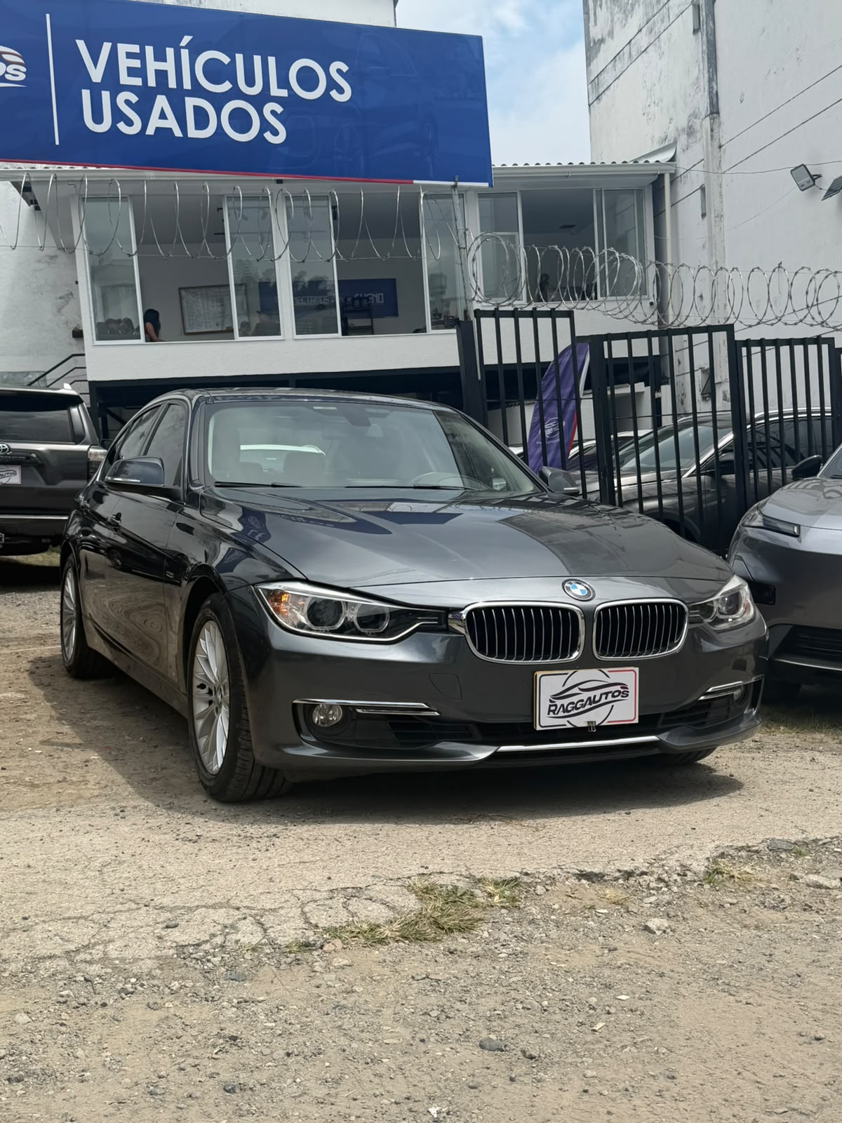 BMW 320i LUXURY EXECUTIVE 2.0 TURBO 2015 AUTOMÁTICO