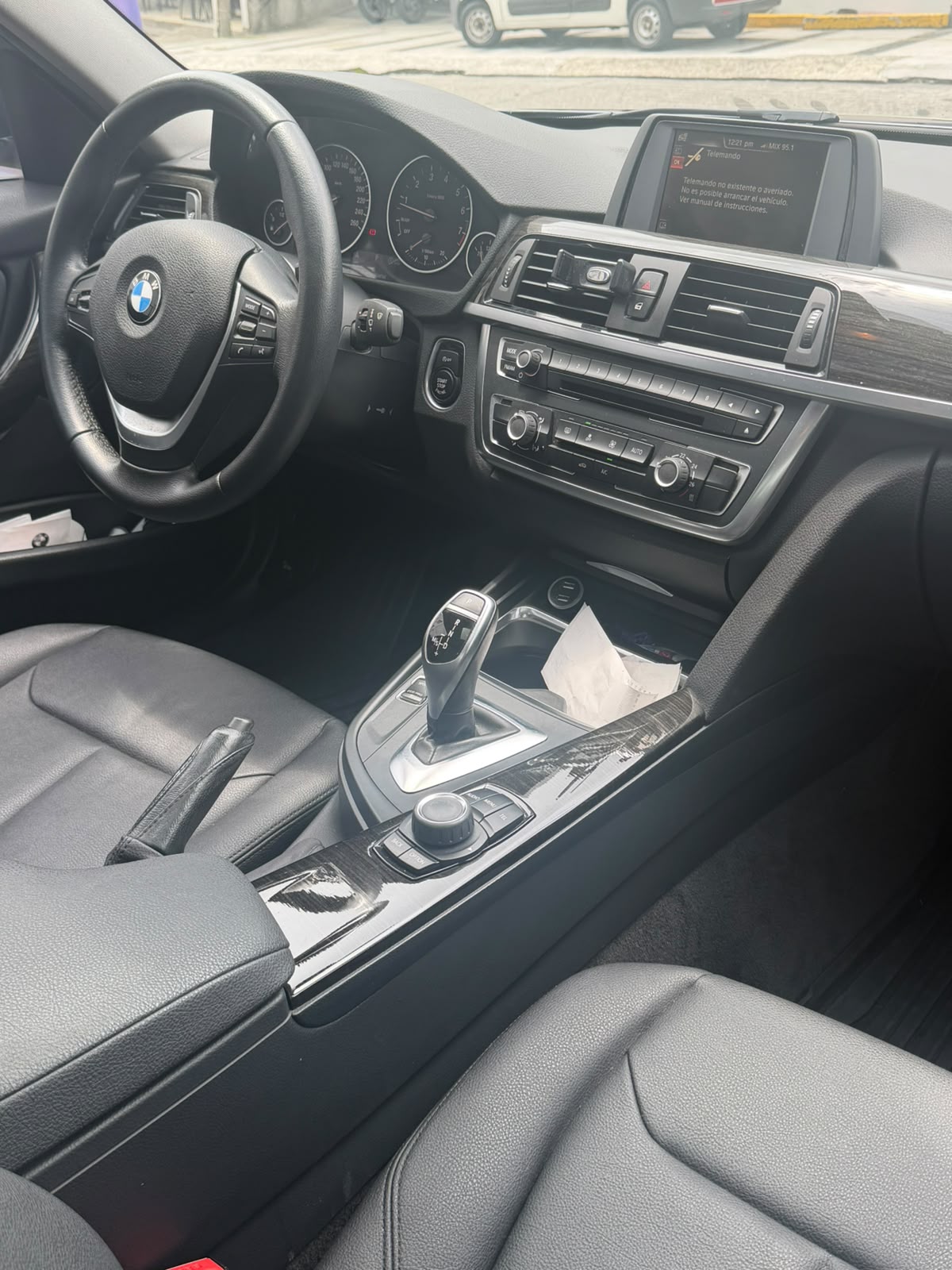 BMW 320i LUXURY EXECUTIVE 2.0 TURBO 2015 AUTOMÁTICO