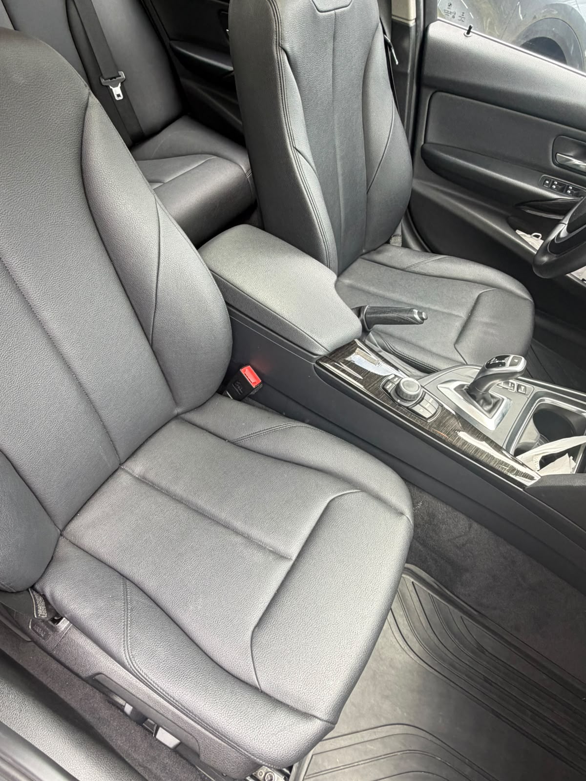 BMW 320i LUXURY EXECUTIVE 2.0 TURBO 2015 AUTOMÁTICO