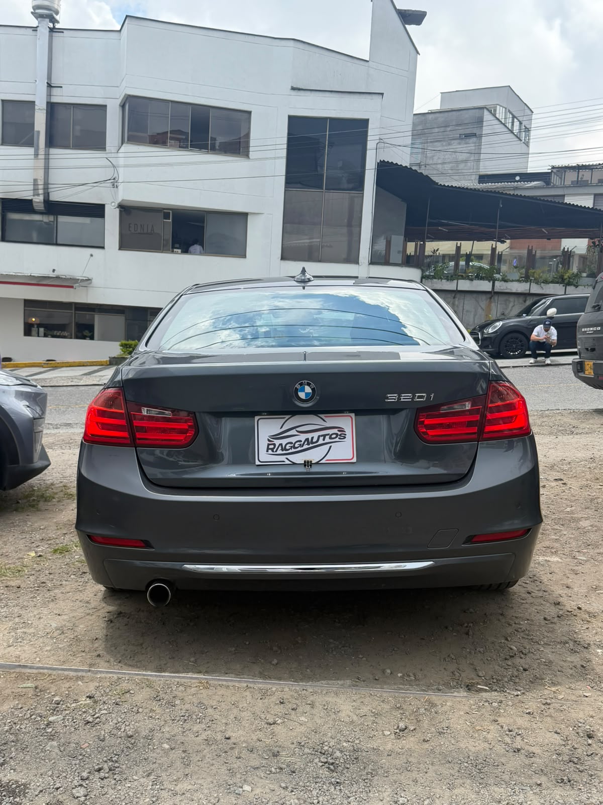 BMW 320i LUXURY EXECUTIVE 2.0 TURBO 2015 AUTOMÁTICO