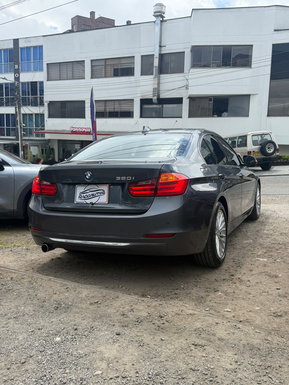 BMW 320i LUXURY EXECUTIVE 2.0 TURBO 2015 AUTOMÁTICO