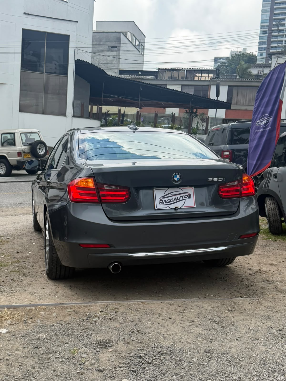 BMW 320i LUXURY EXECUTIVE 2.0 TURBO 2015 AUTOMÁTICO