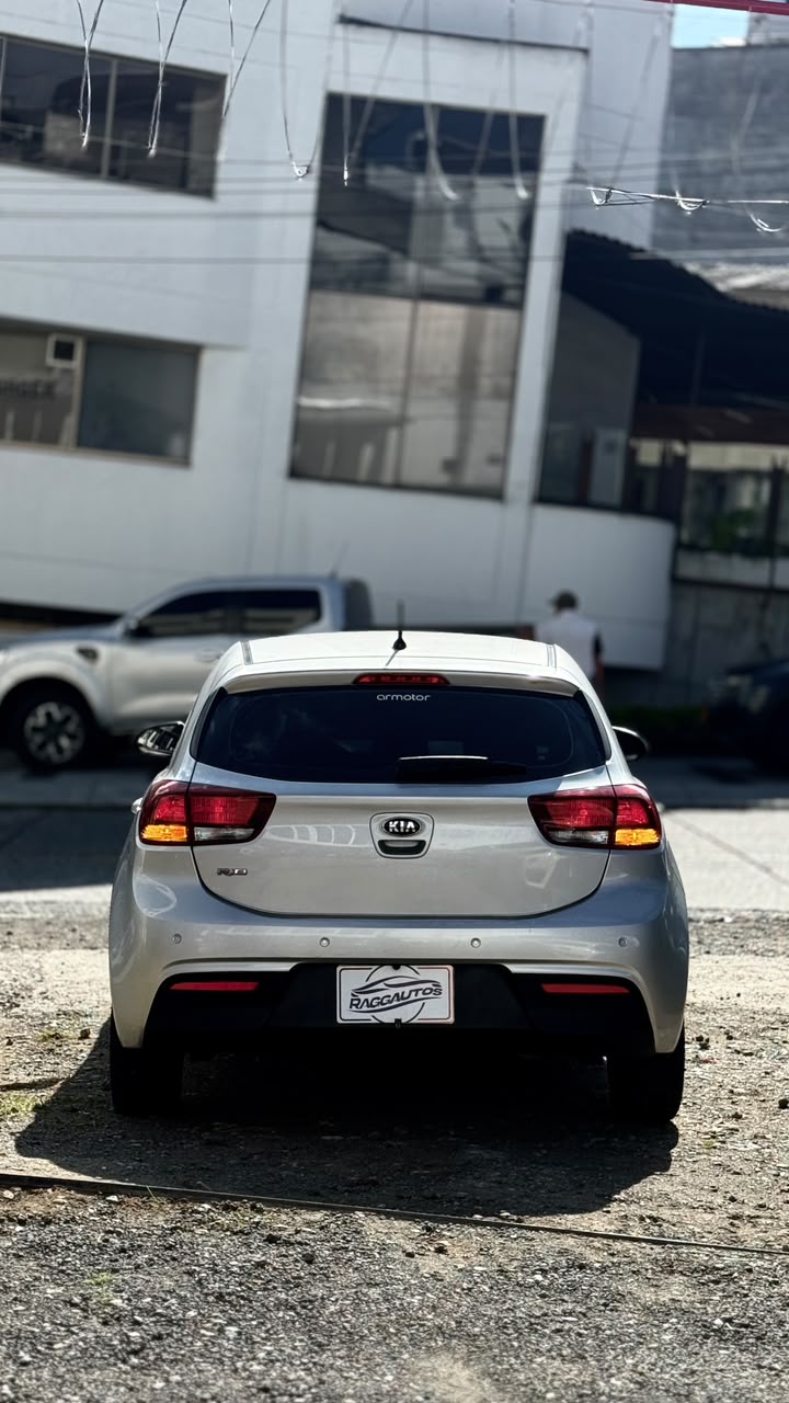 KIA RIO VIBRANT 1.4 2019 AUTOMÁTICO