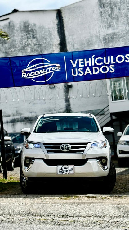 TOYOTA FORTUNER 2.7 GASOLINA 4x2 2017 AUTOMÁTICA