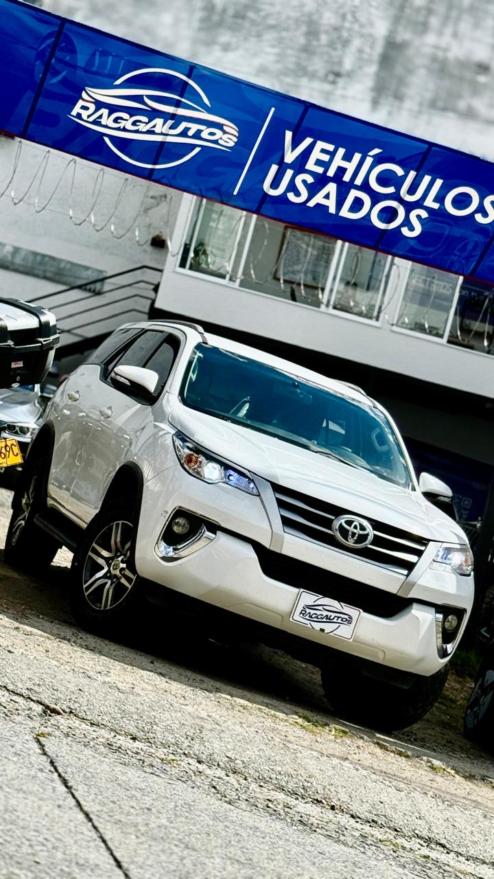 TOYOTA FORTUNER 2.7 GASOLINA 4x2 2017 AUTOMÁTICA