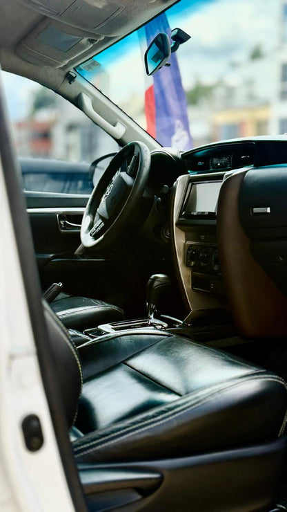 TOYOTA FORTUNER 2.7 GASOLINA 4x2 2017 AUTOMÁTICA