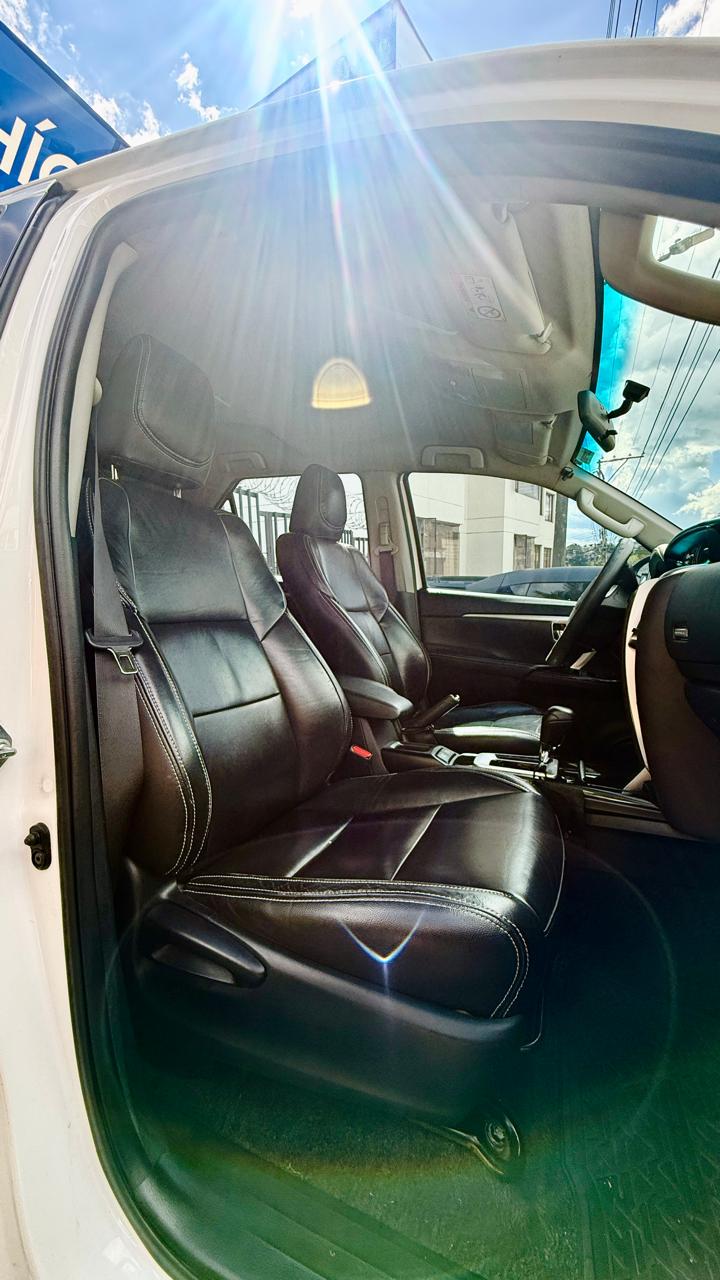 TOYOTA FORTUNER 2.7 GASOLINA 4x2 2017 AUTOMÁTICA