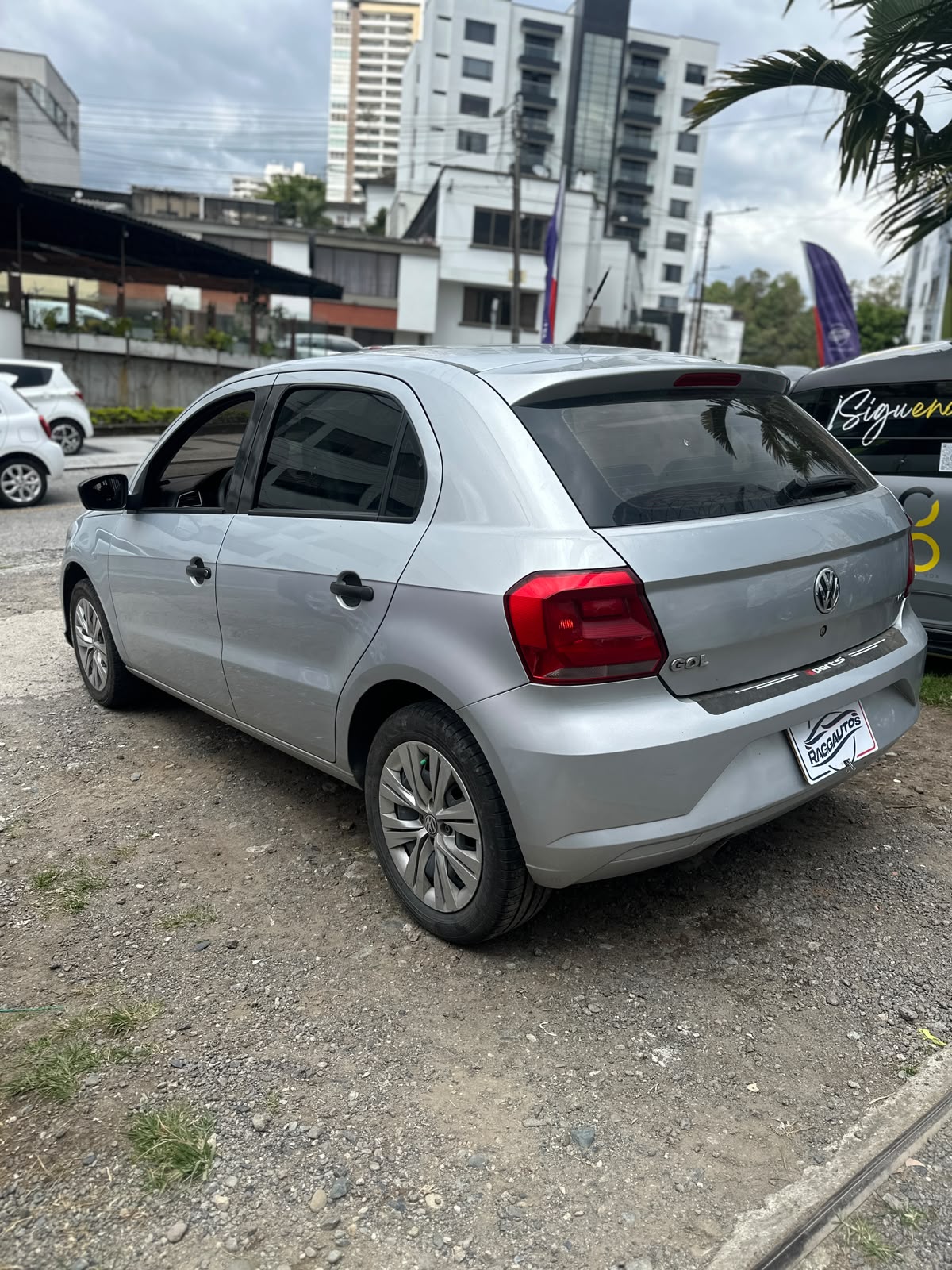 Volkswagen Gol Trendline Hatchback 1.6 Automatico modelo 2022