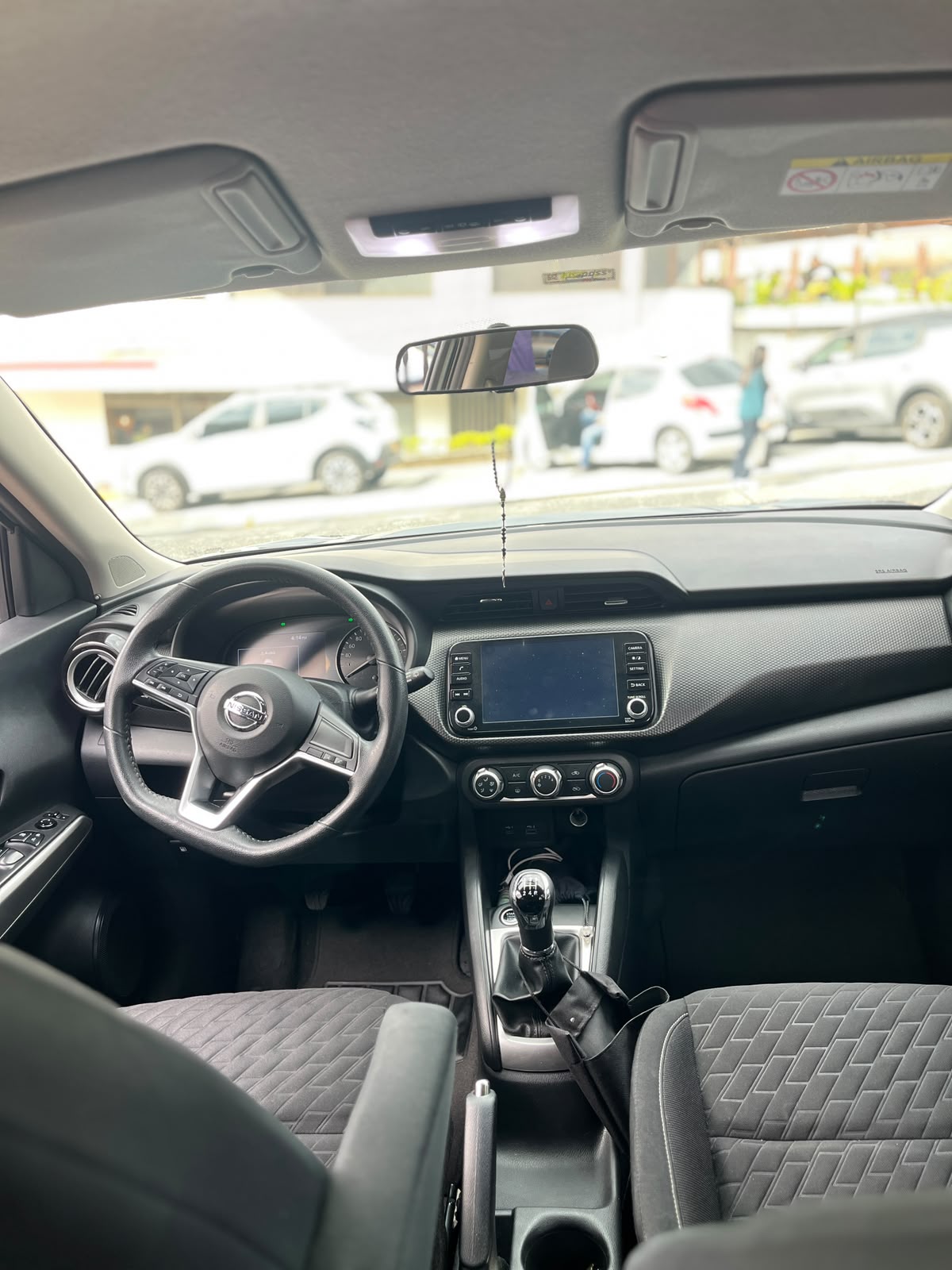 NISSAN KICKS ADVANCE 1.6 MECÁNICA MODELO 2022 DOS DUEÑOS