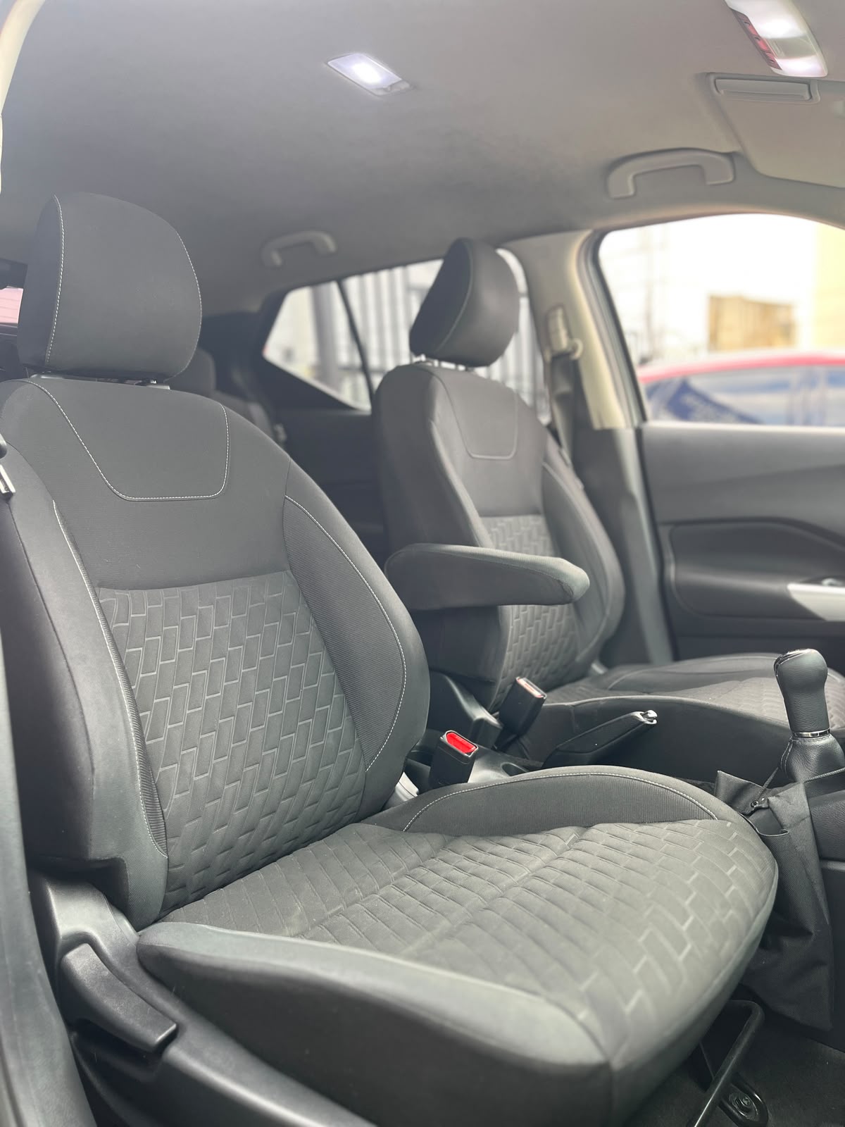 NISSAN KICKS ADVANCE 1.6 MECÁNICA MODELO 2022 DOS DUEÑOS