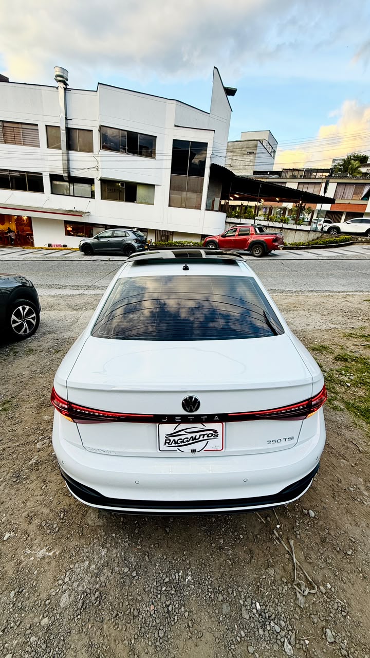 VOLKSWAGEN JETTA 250 TSI 1.4 TURBO HIGHLINE 2026