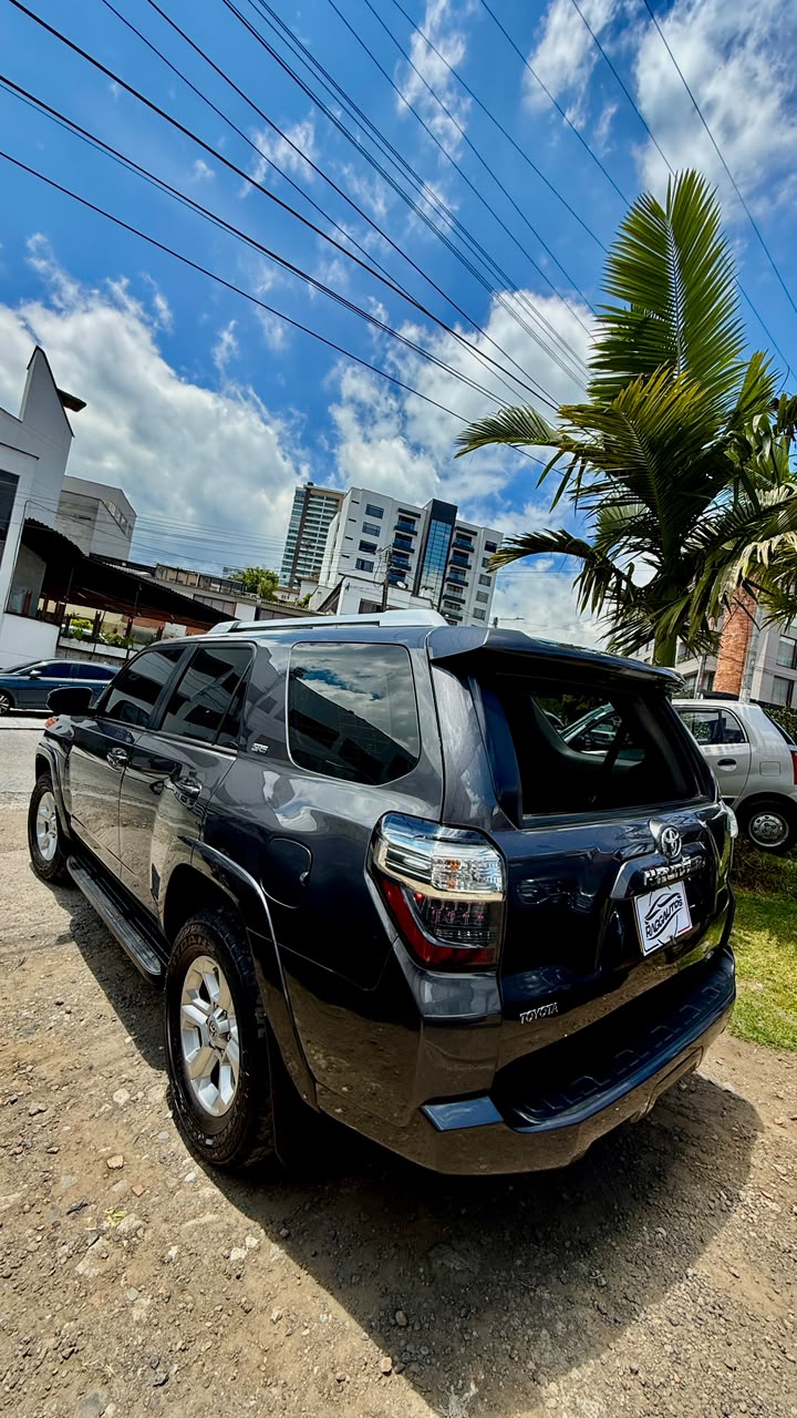 TOYOTA 4RUNNER SR5 4.0 GASOLINA 4X4 AUTOMÁTICA MODELO 2016
