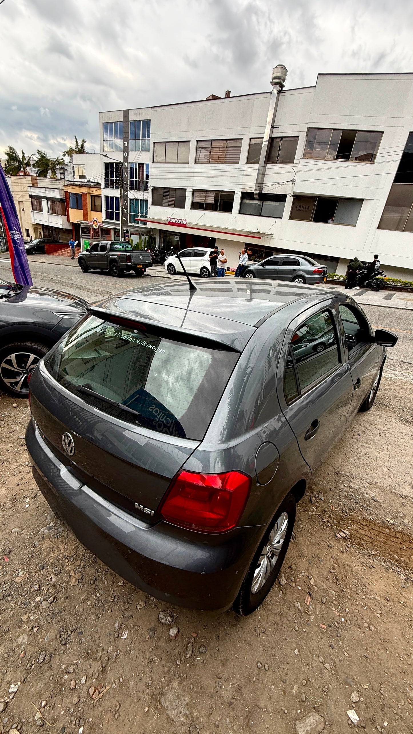 VOLKSWAGEN GOL TRENDLINE HATCHBACK 1.6 MECÁNICO MODELO 2017 ÚNICO DUEÑO