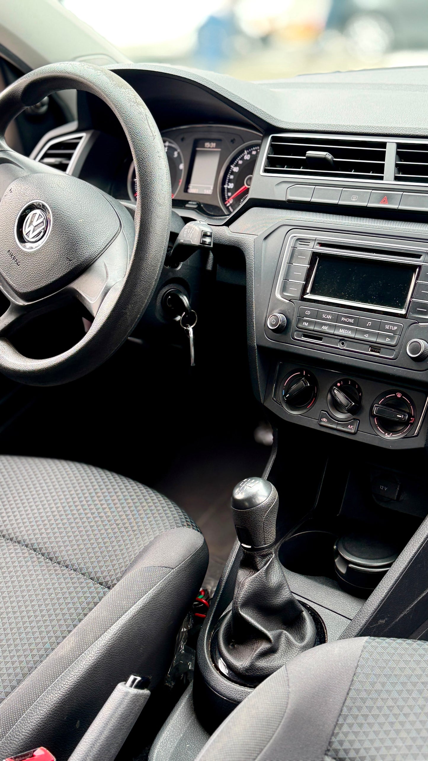 VOLKSWAGEN GOL TRENDLINE HATCHBACK 1.6 MECÁNICO MODELO 2017 ÚNICO DUEÑO