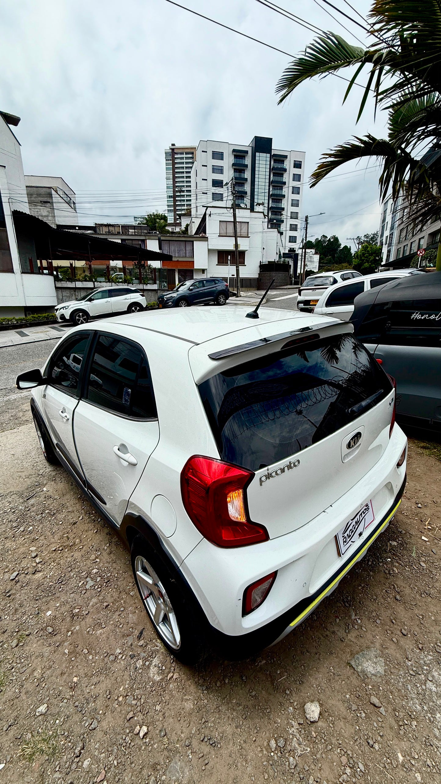 KIA PICANTO X LINE 1.250 MECÁNICO MODELO 2020