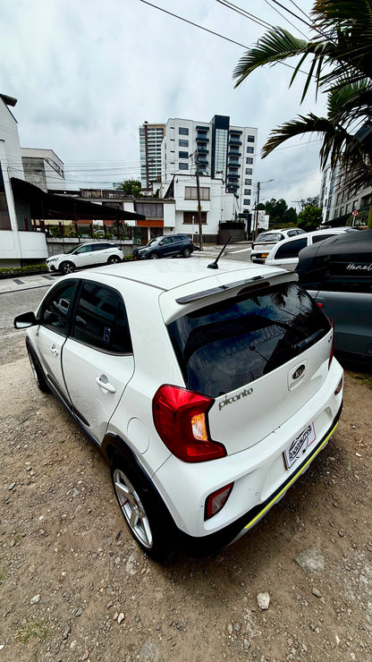 KIA PICANTO X LINE 1.250 MECÁNICO MODELO 2020