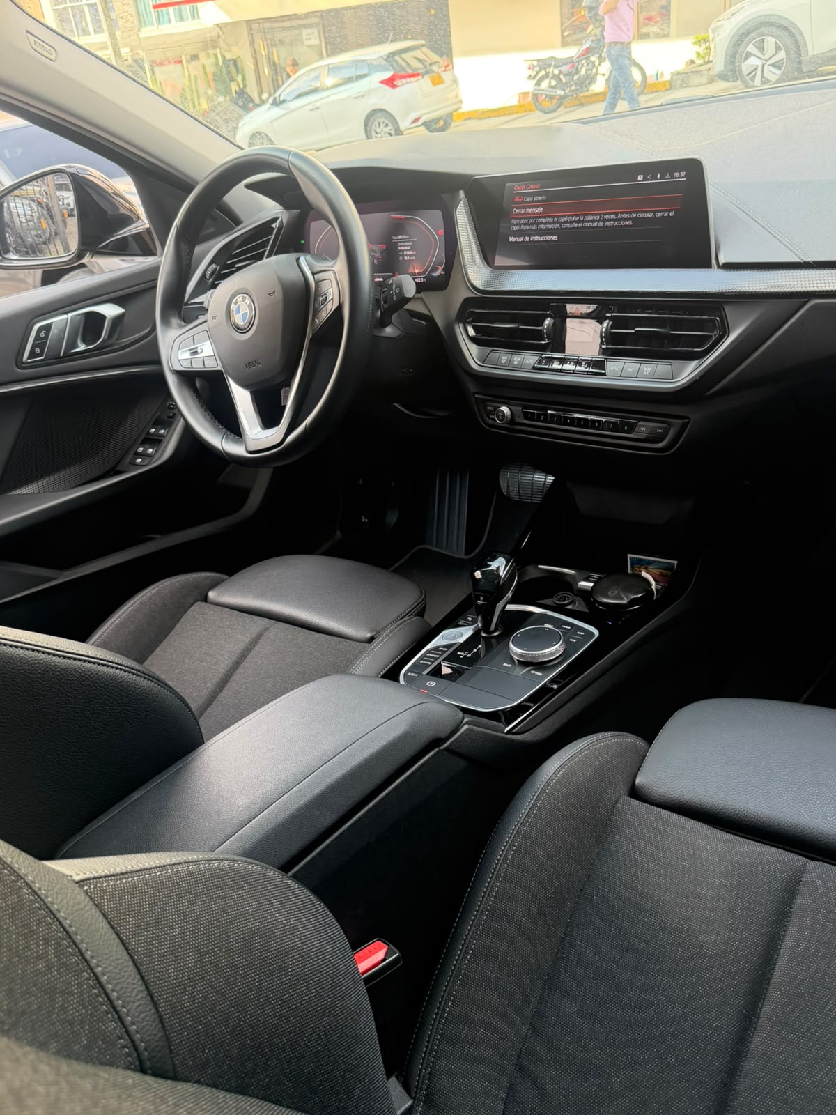 BMW 118I 1.5 TURBO MODELO 2022 HATCHBACK