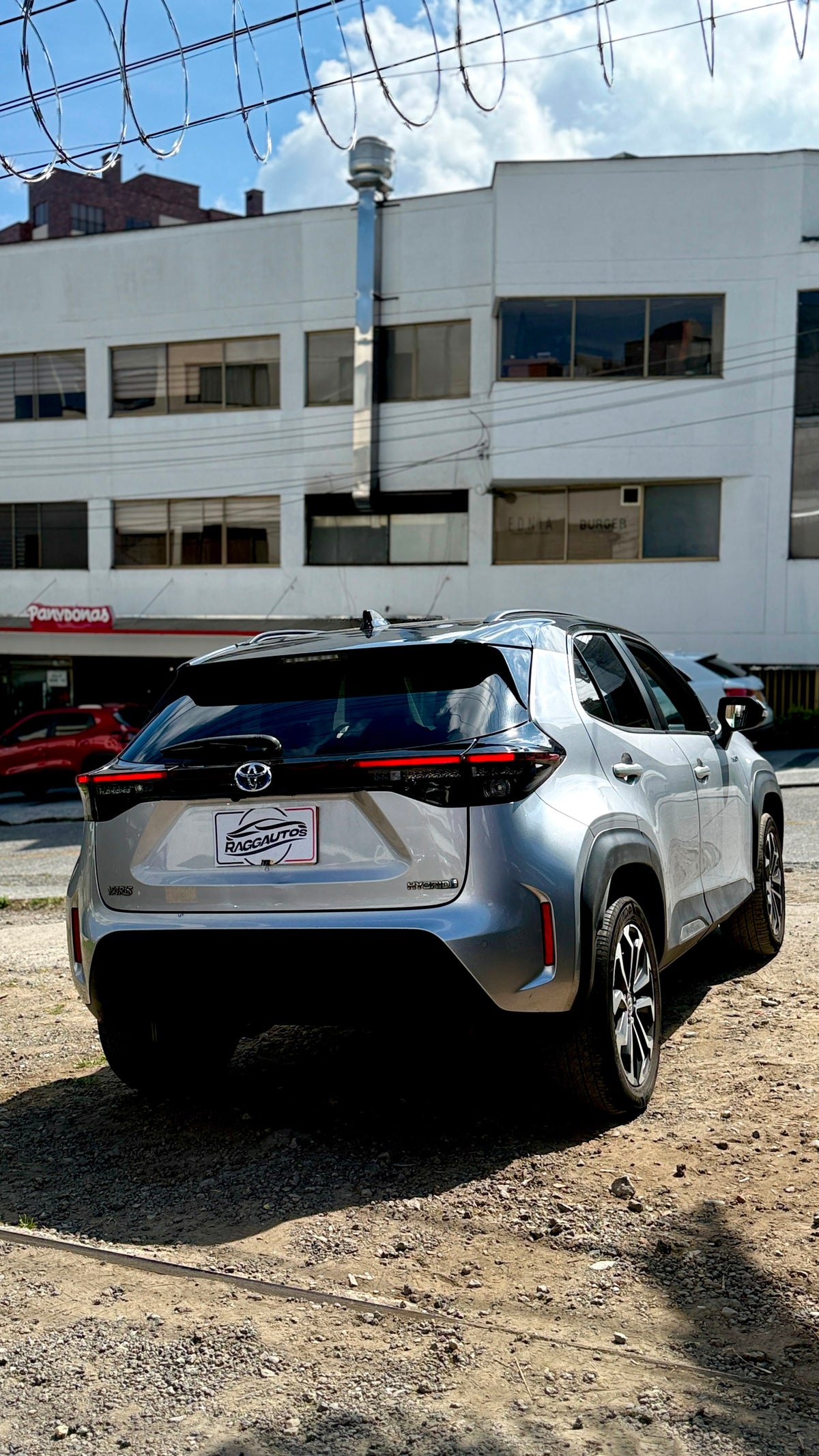 TOYOTA YARIS CROSS HIBRIDA 2023 AUTOMATICA FULL EQUIPO 4X2