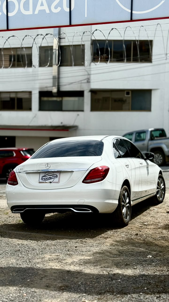MERCEDES BENZ C180 SEDÁN 2018 1.6 TURBO AUTOMÁTICO