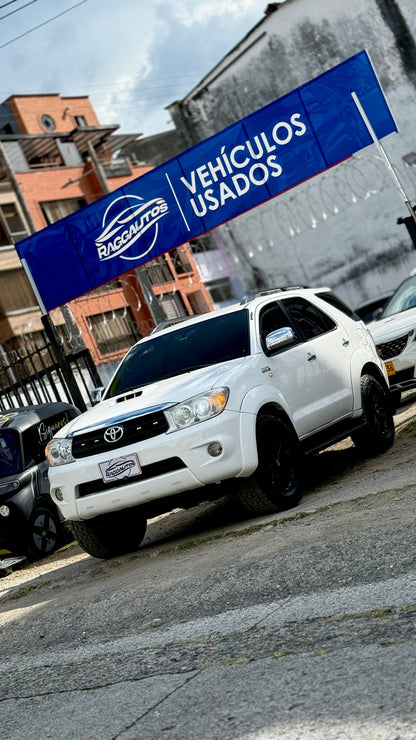 TOYOTA FORTUNER  SRV 2009 3.0 TURBO DIESEL AUTOMÁTICA CON BAJO