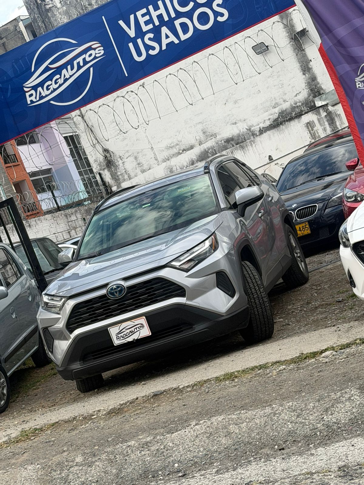 TOYOTA RAV4 XLE 2022 HIBRIDA AUTOMÁTICA