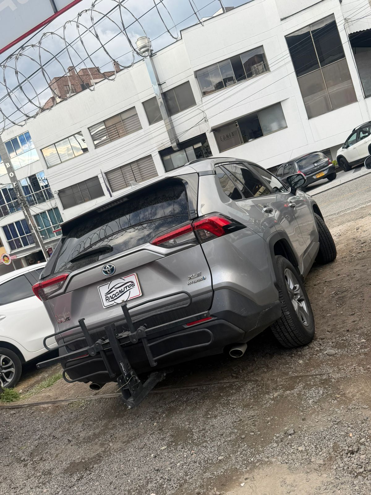 TOYOTA RAV4 XLE 2022 HIBRIDA AUTOMÁTICA