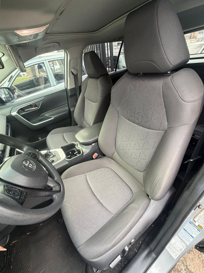 TOYOTA RAV4 XLE 2022 HIBRIDA AUTOMÁTICA