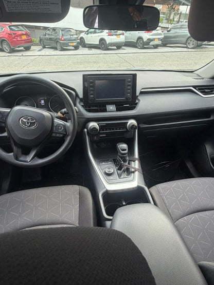 TOYOTA RAV4 XLE 2022 HIBRIDA AUTOMÁTICA