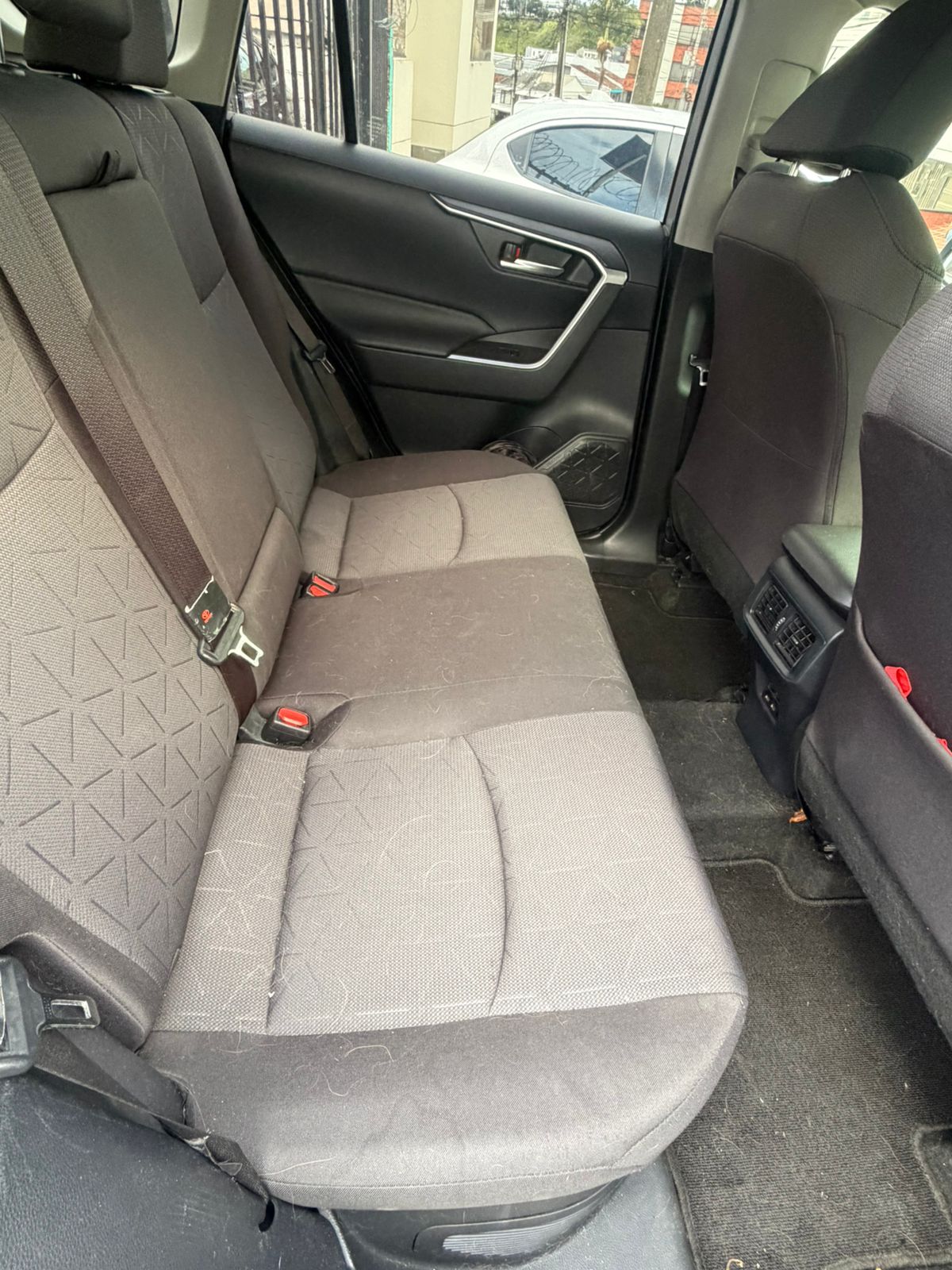 TOYOTA RAV4 XLE 2022 HIBRIDA AUTOMÁTICA
