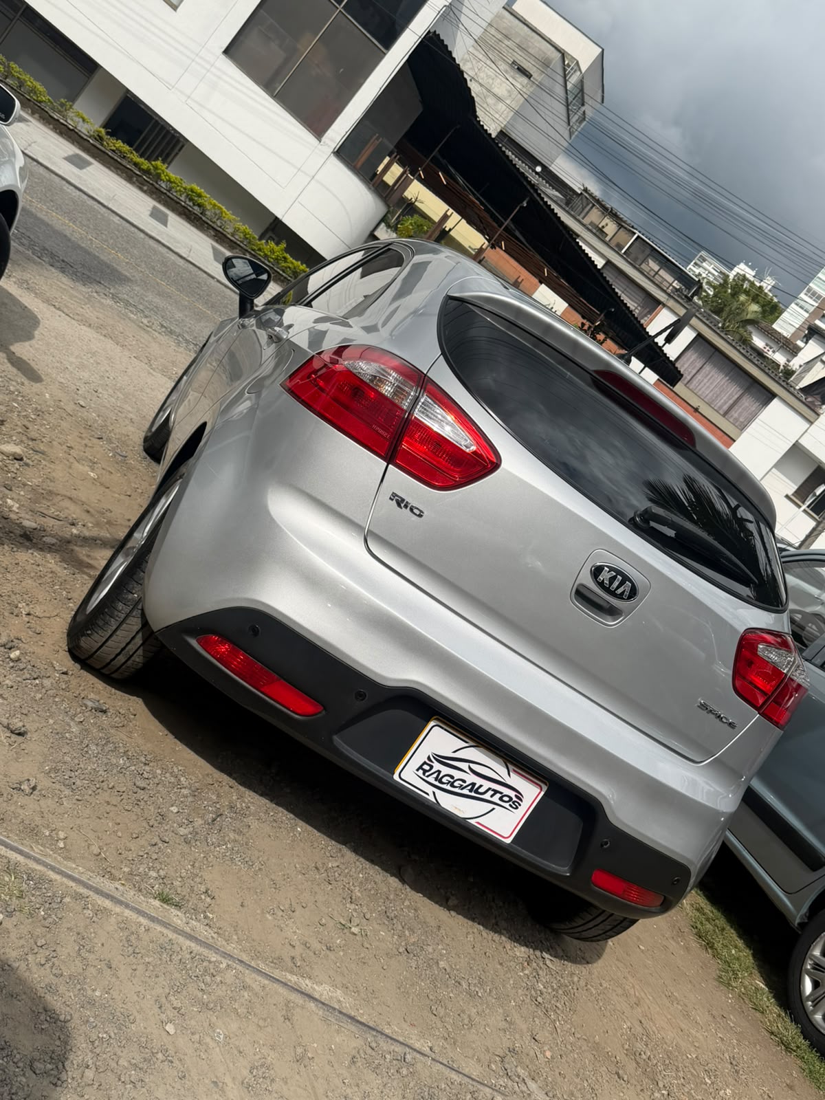 KIA RIO SPICE UB EX 2014 1.3 LITROS