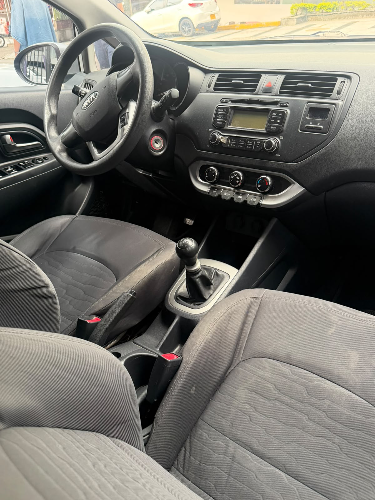 KIA RIO SPICE UB EX 2014 1.3 LITROS
