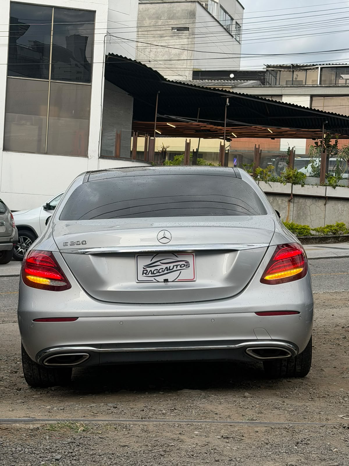 MERCEDES BENZ E200 2019 2.0 TURBO AUTOMÁTICO