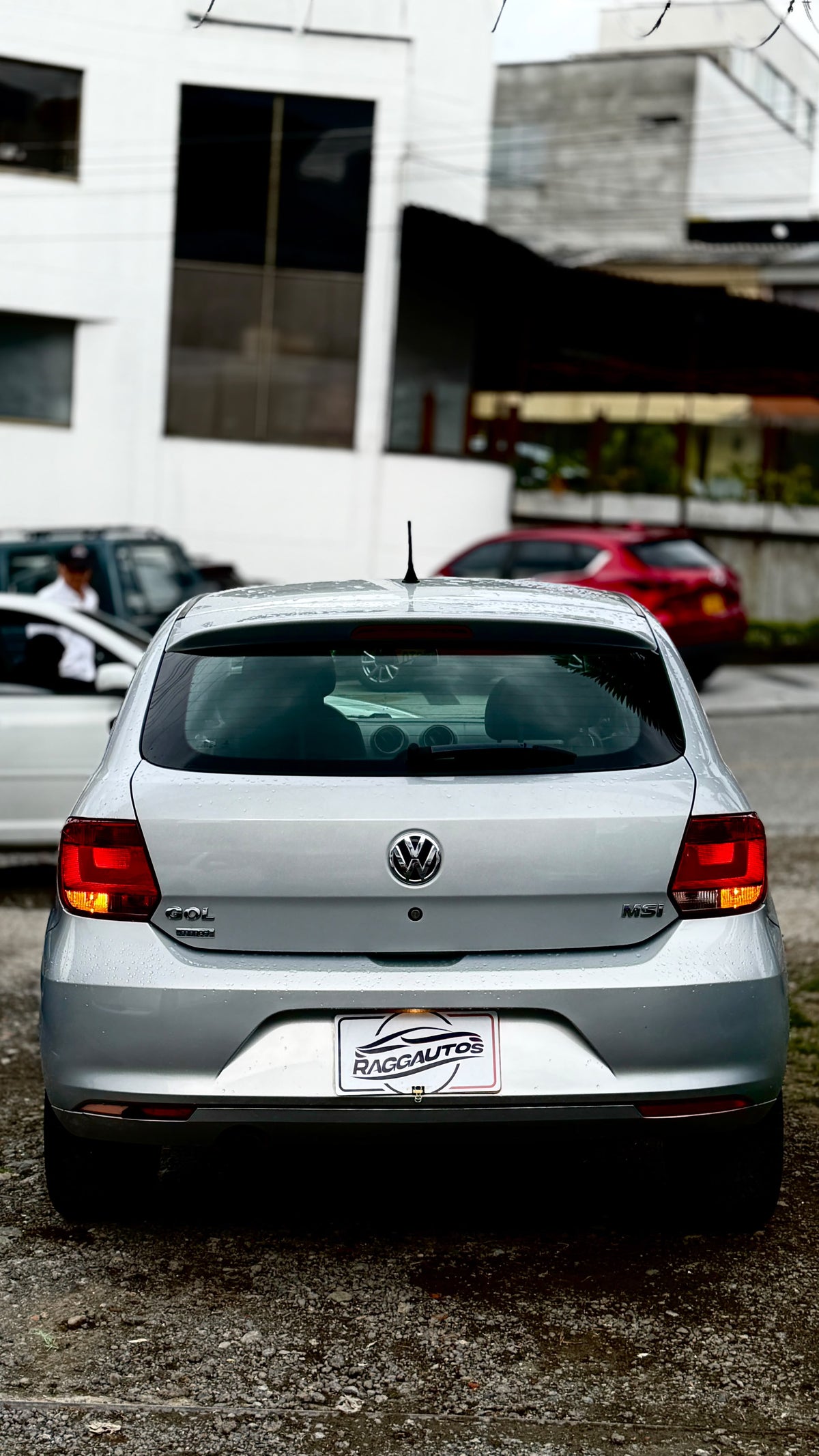 VOLKSWAGEN GOL TRENDLINE 1.6 HATCHBACK 2016 MECÁNICO
