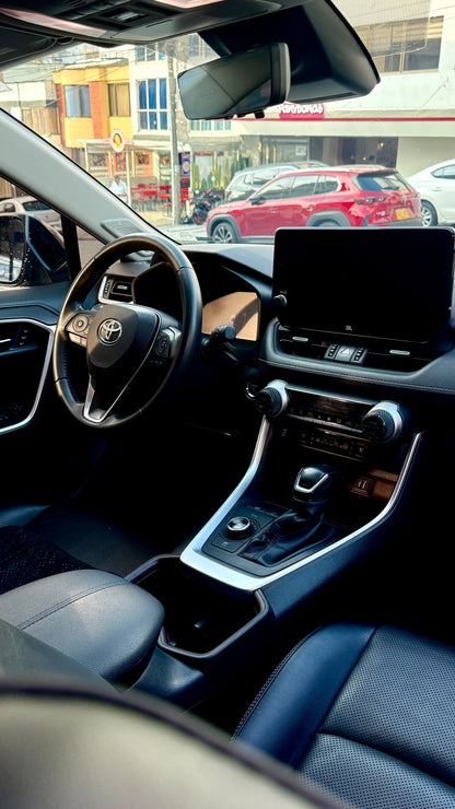 TOYOTA RAV4 LIMITED HIBRIDA 2023 AUTOMÁTICA