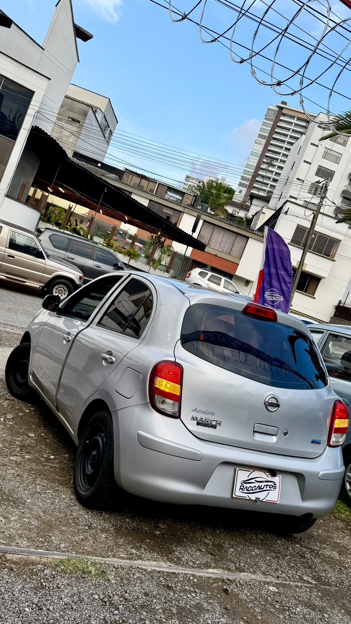 NISSAN MARCH SENSE 1.6 2014 MECÁNICO