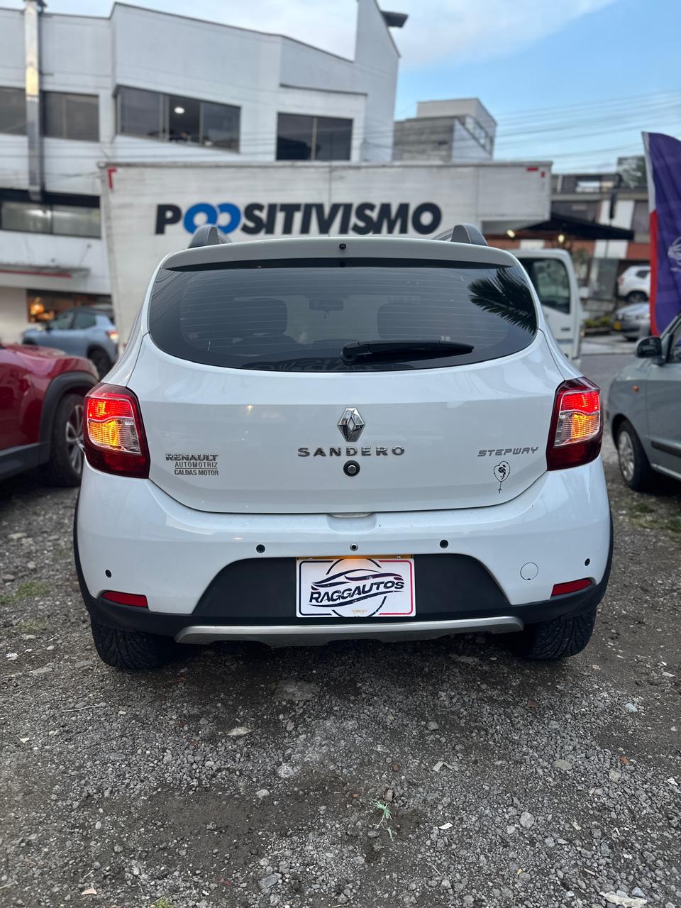 RENAULT SANDERO STEPWAY INTENSE 1.6 2019 AUTOMÁTICO
