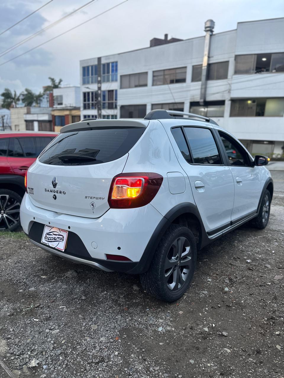 RENAULT SANDERO STEPWAY INTENSE 1.6 2019 AUTOMÁTICO