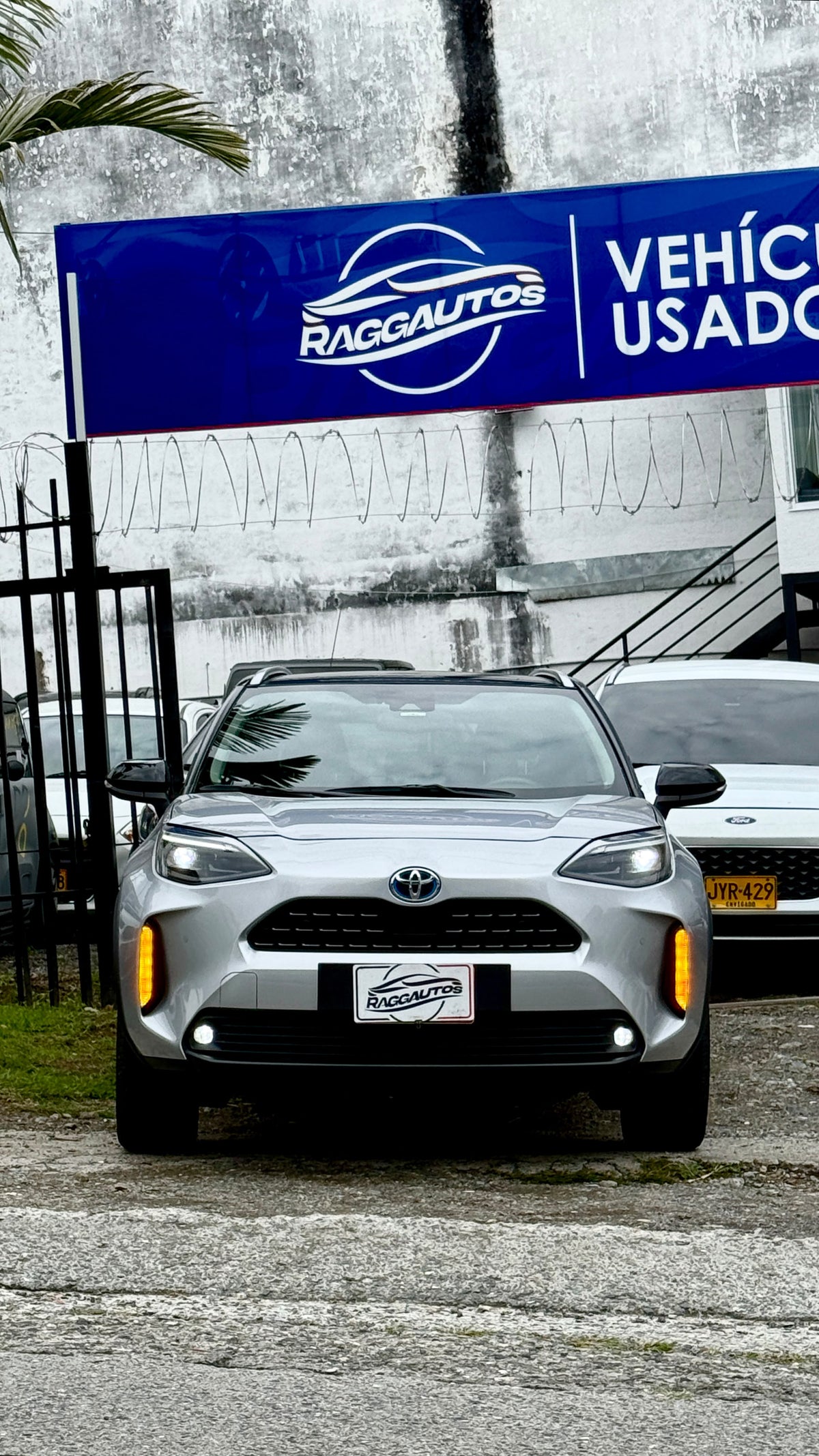 TOYOTA YARIS XLS 1.5 2023 HIBRIDA