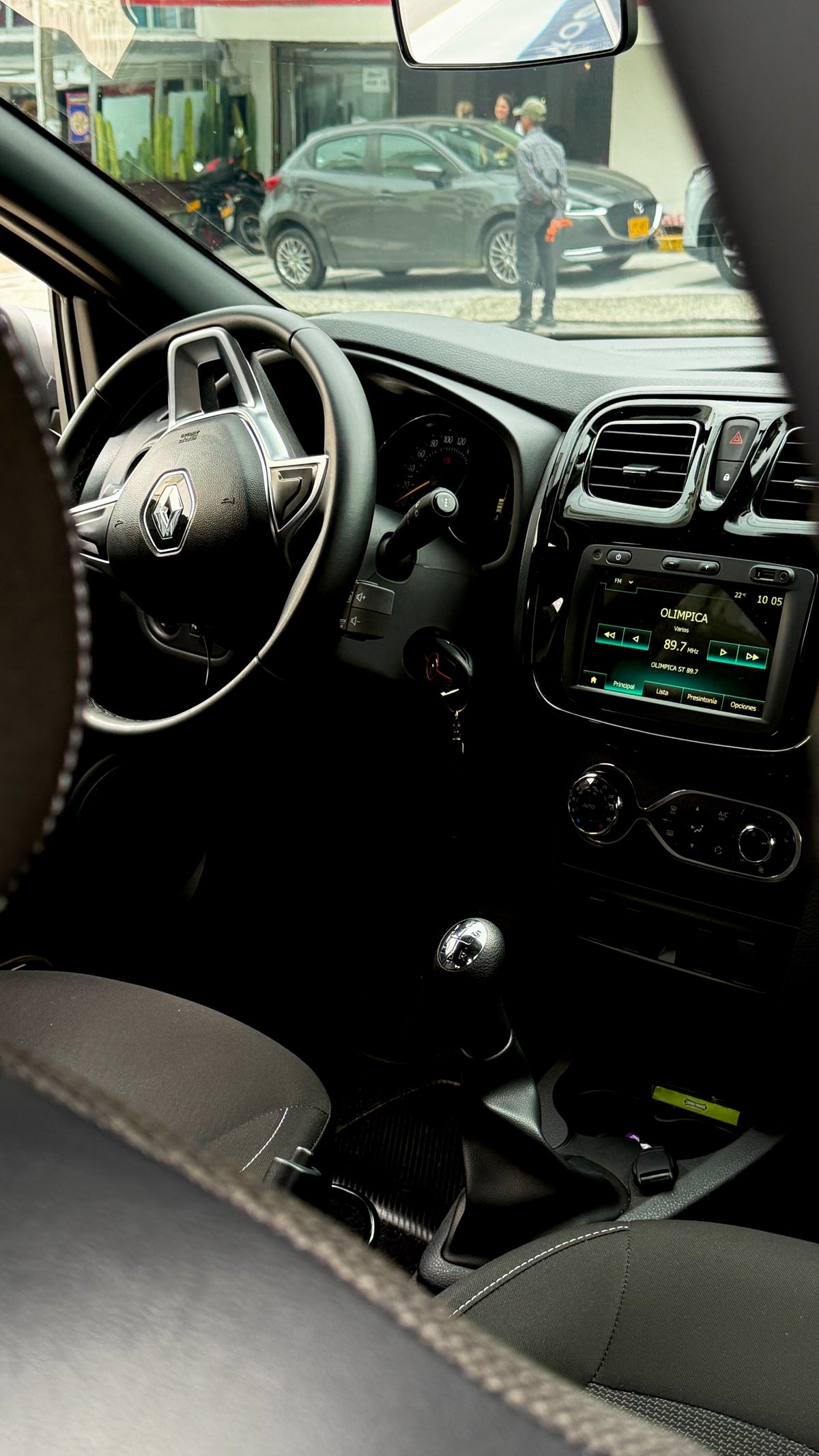 RENAULT SANDERO ZEN 1.6 2026 MECÁNICO