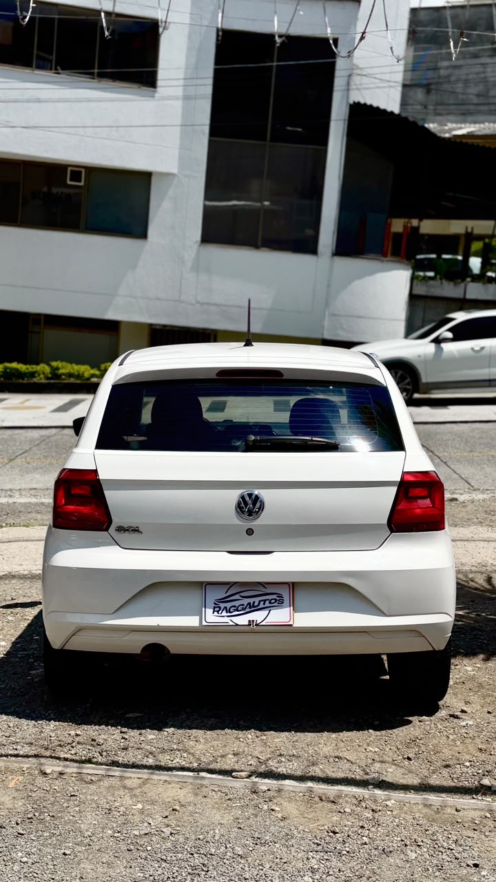 VOLKSWAGEN GOL TRENDLINE 1.6 2022 MECÁNICO