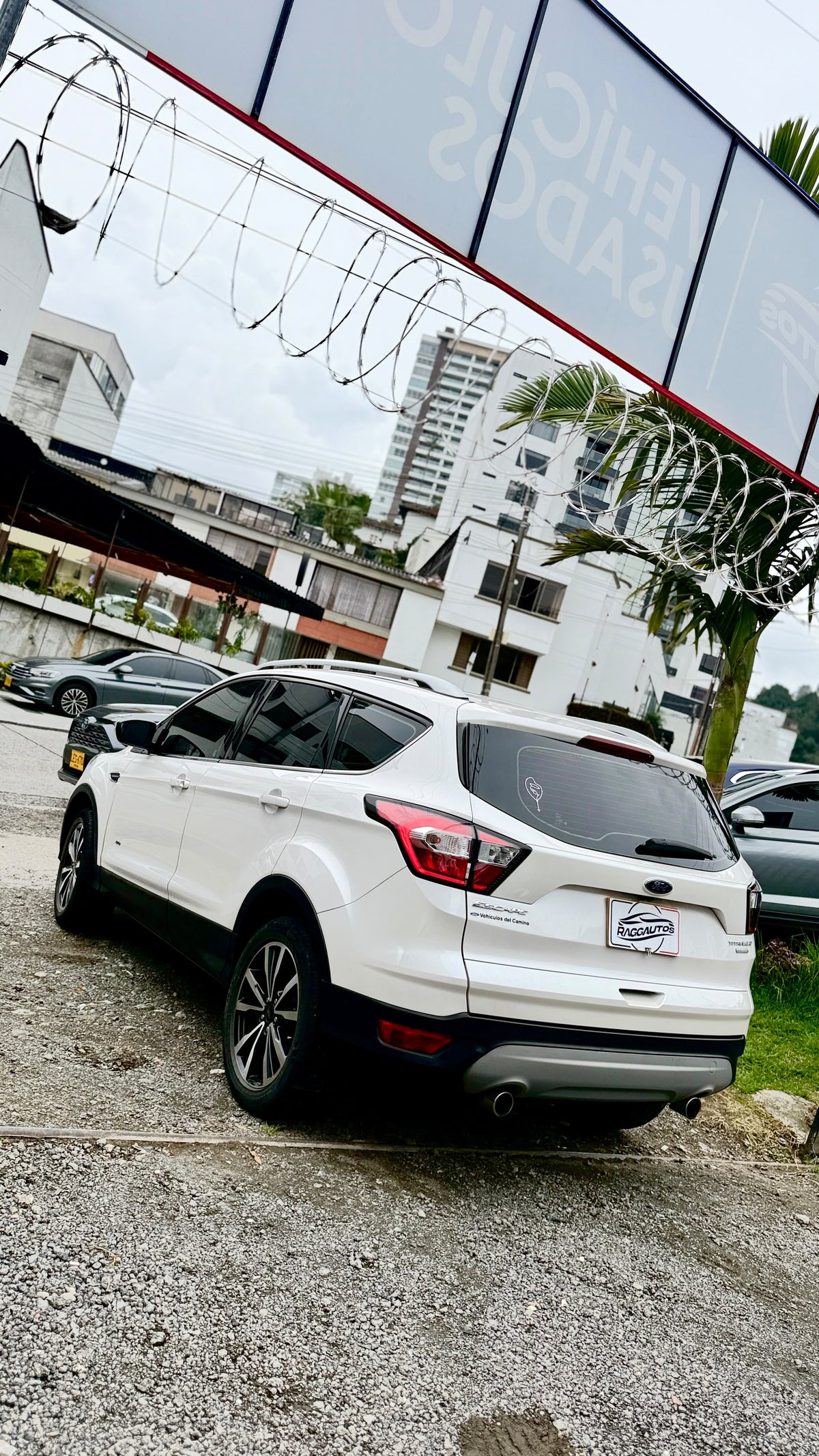 FORD ESCAPE TITANIUM 2.0 2018 AUTOMÁTICA 4X4