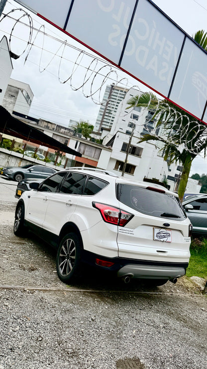 FORD ESCAPE TITANIUM 2.0 2018 AUTOMÁTICA 4X4