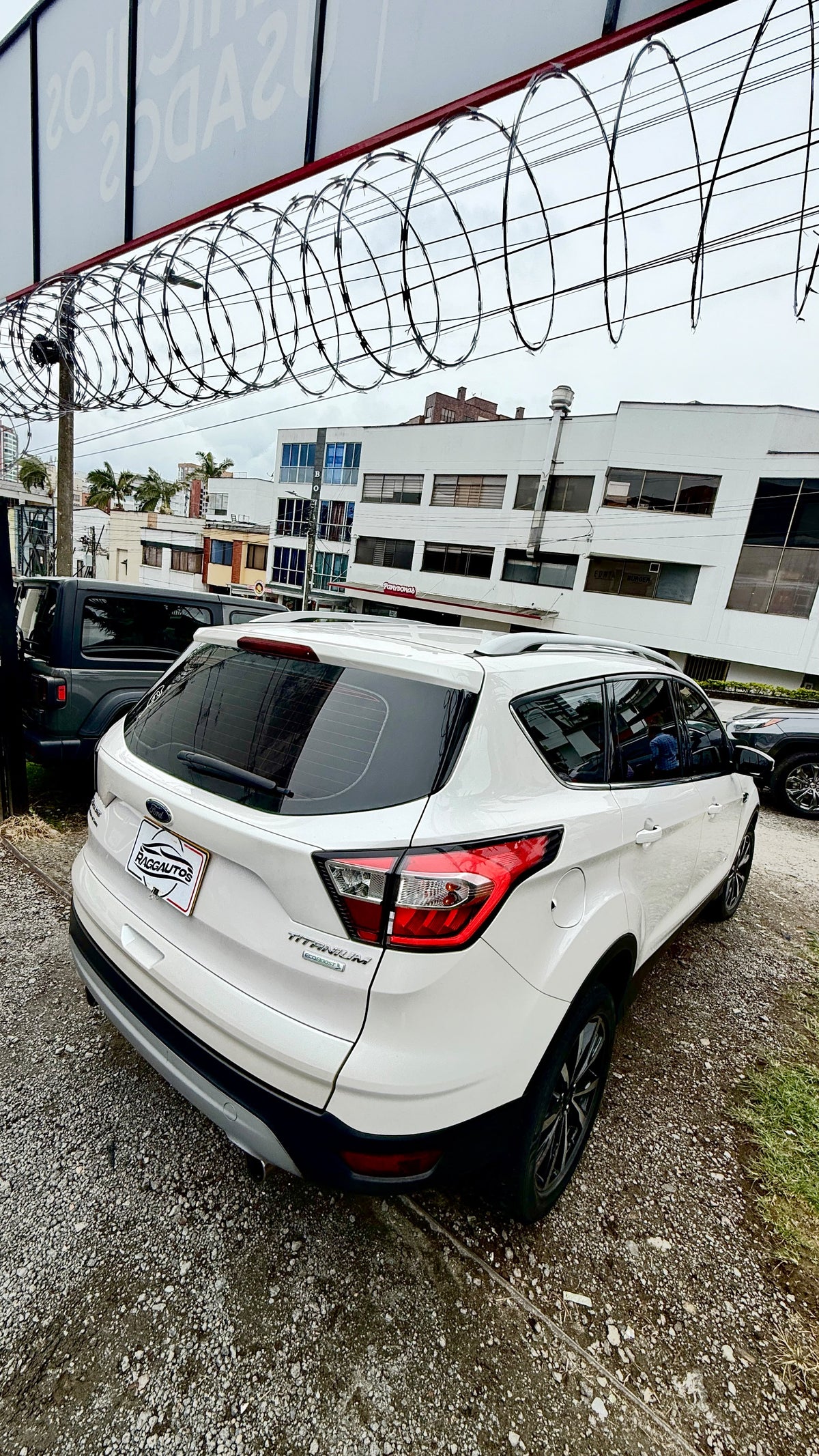 FORD ESCAPE TITANIUM 2.0 2018 AUTOMÁTICA 4X4